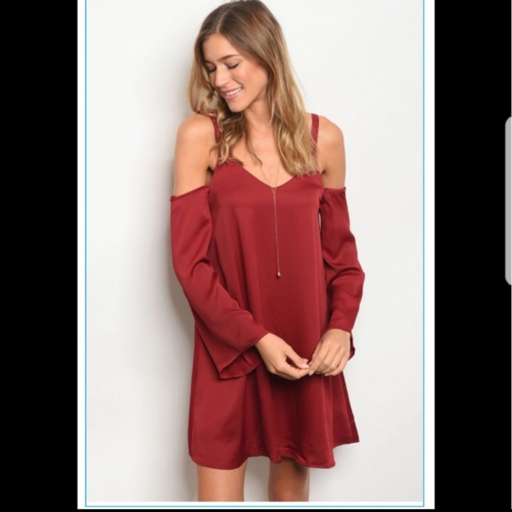 💋3for$10 Host Pick Cold Shoulder dress - Picture 2 of 4
